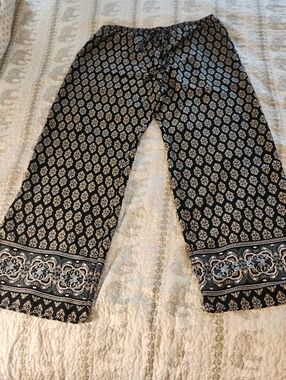 Rue21 Black and Beige Patterned Palazzo Pants